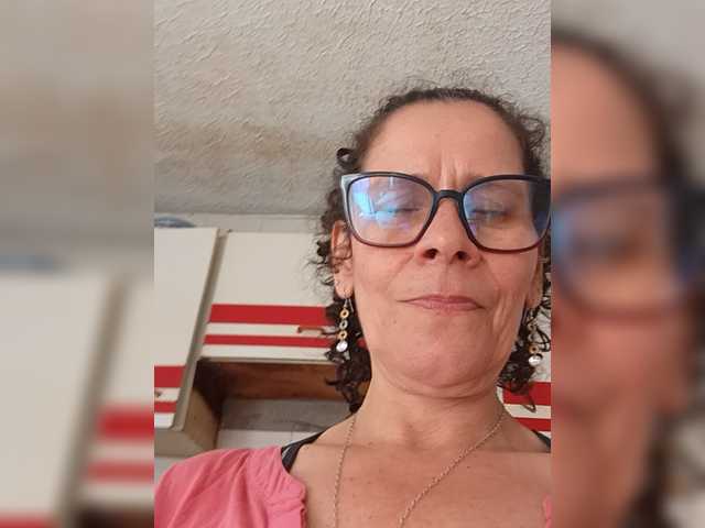 Linamilf70 live cam on BongaCams