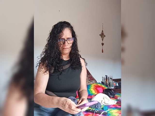Linamilf70 live cam on BongaCams