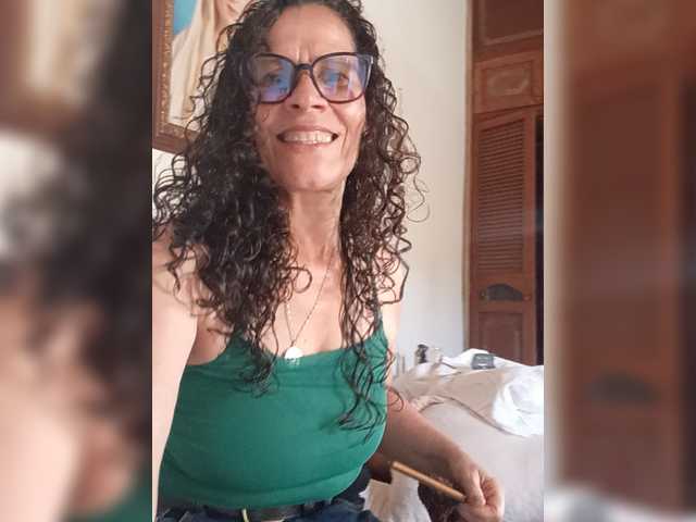 Linamilf70 live cam on BongaCams