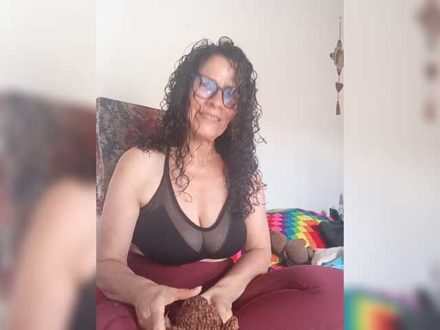 Linamilf70 live cam on BongaCams