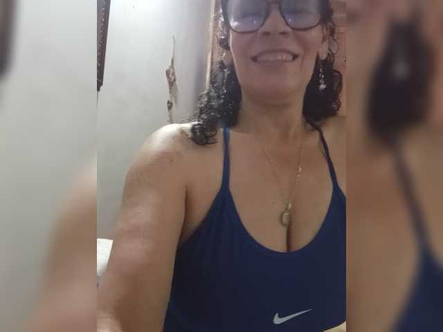 Linamilf70 live cam on BongaCams