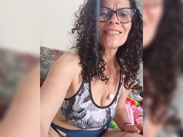 Linamilf70 live cam on BongaCams