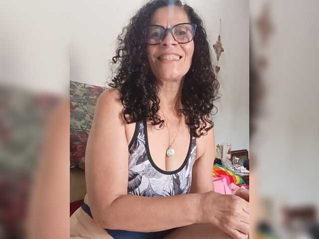 Linamilf70 live cam on BongaCams