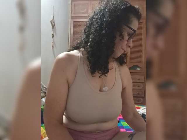 Linamilf70 live cam on BongaCams
