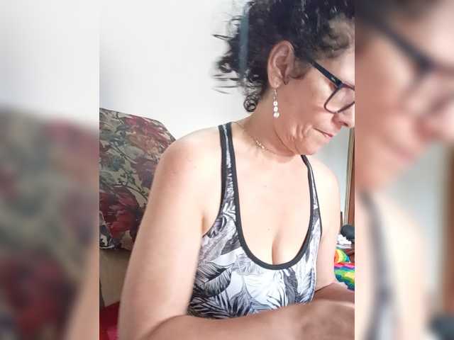 Linamilf70 live cam on BongaCams