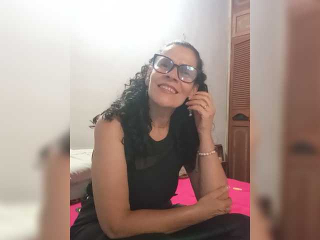 Linamilf70 live cam on BongaCams