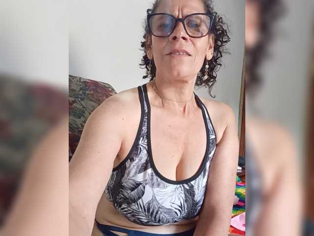 Linamilf70 live cam on BongaCams