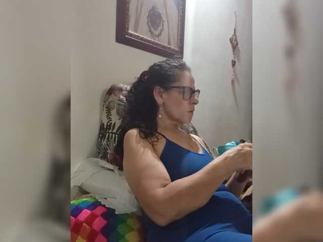 Linamilf70 live cam on BongaCams