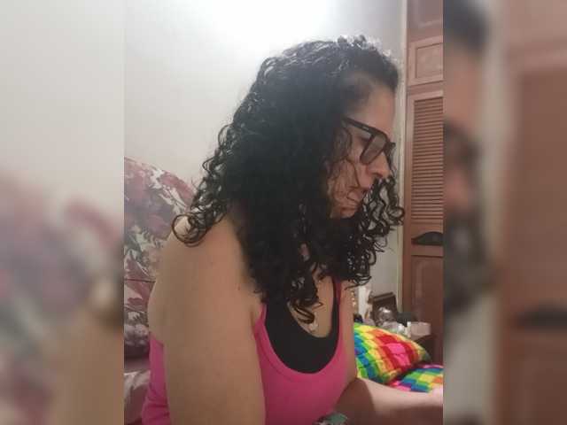 Linamilf70 live cam on BongaCams