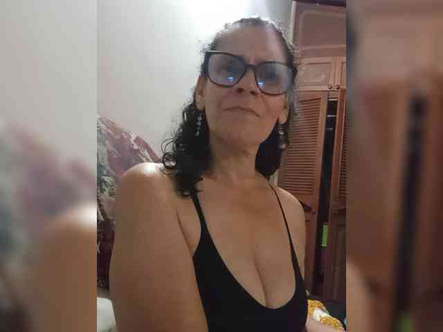Linamilf70 Live Webcam on BongaCams