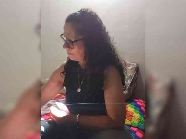 Linamilf70 Live Webcam on BongaCams