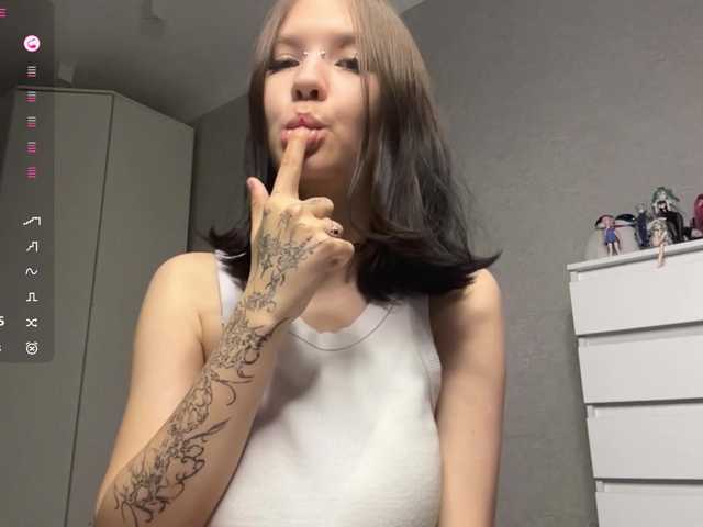 CaronCorti live cam on BongaCams