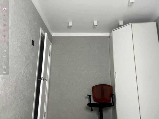 CaronCorti's BongaCams show and profile