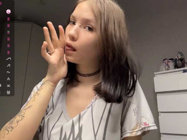 CaronCorti live cam on BongaCams