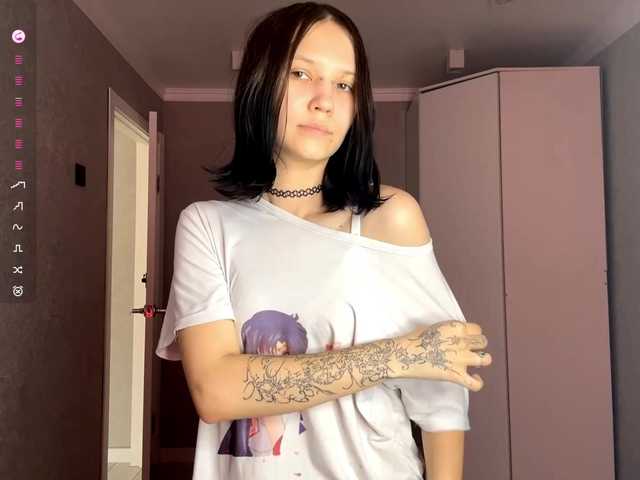 CaronCorti's BongaCams show and profile