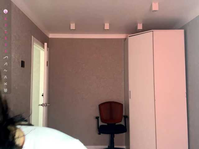 CaronCorti's BongaCams show and profile