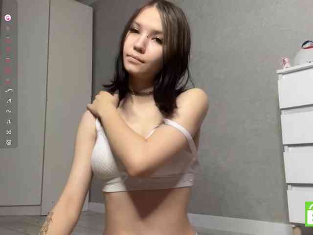 このモデルは現在ライブ中です。 CaronCorti