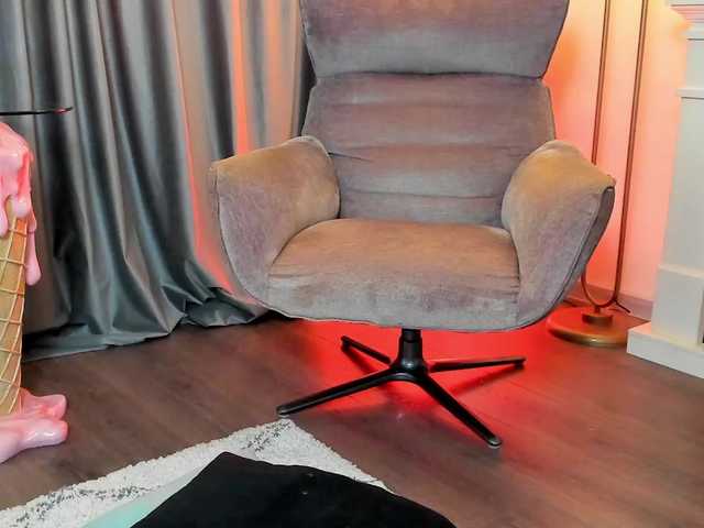AvalonWest live cam on BongaCams
