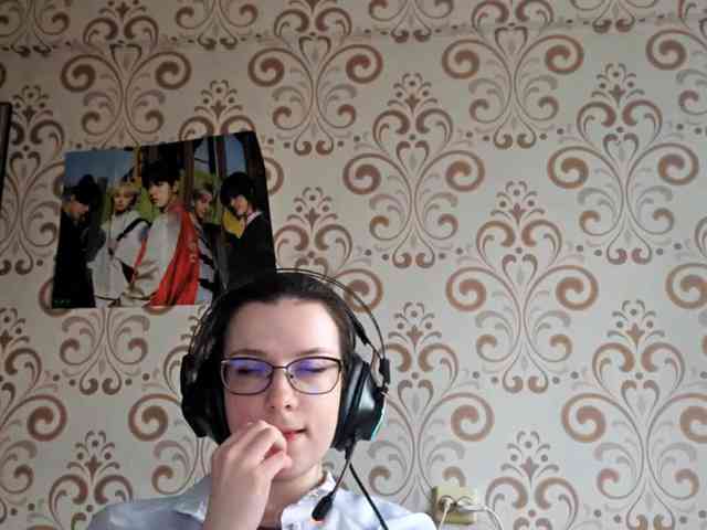 birdiechuyangher's live room