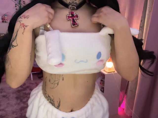 SavageAura's BongaCams show and profile