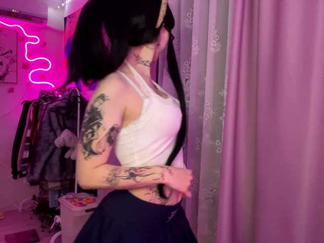 SavageAura live cam