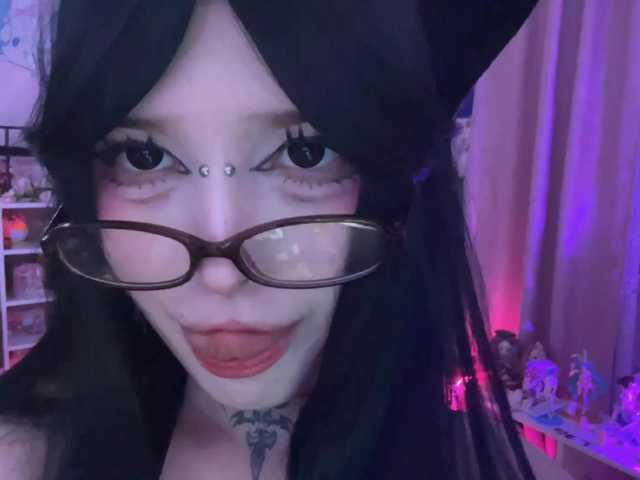 SavageAura's BongaCams show and profile