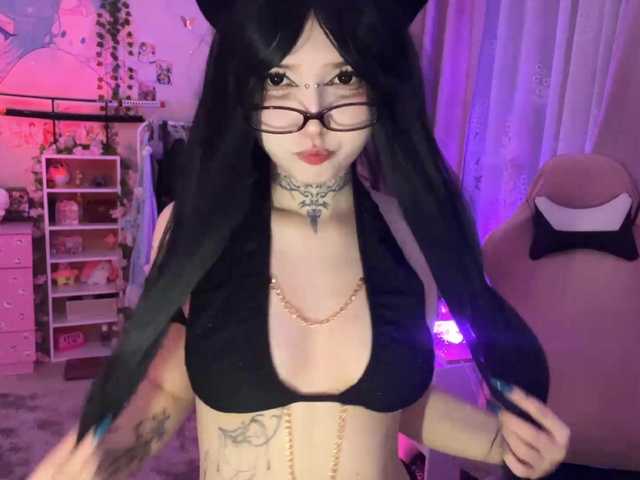 SavageAura's BongaCams show and profile