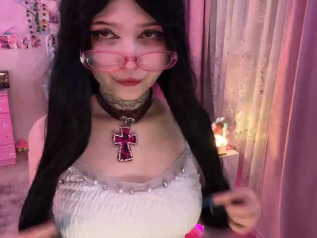 SavageAura's BongaCams show and profile