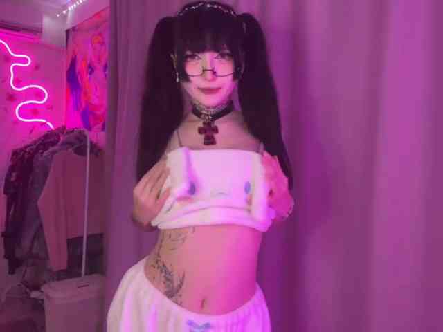 SavageAura webcam