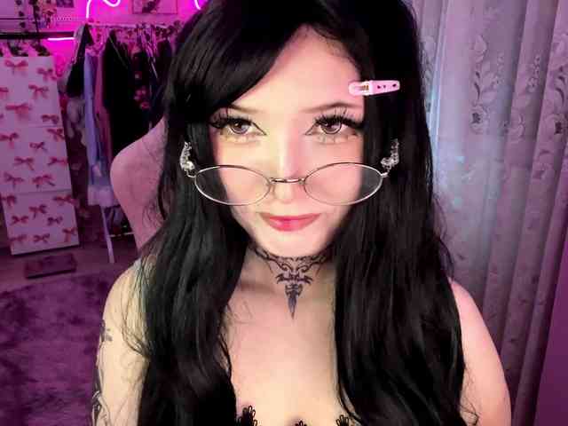 SavageAura webcam