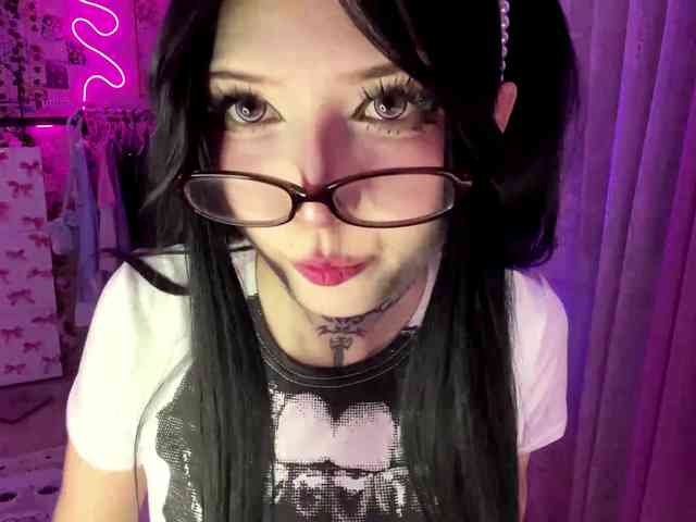 SavageAura webcam