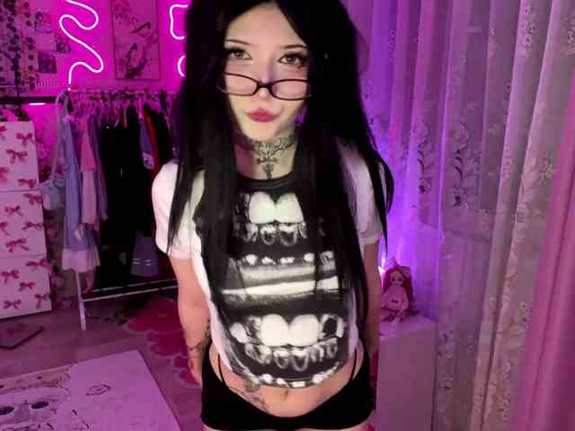 SavageAura webcam