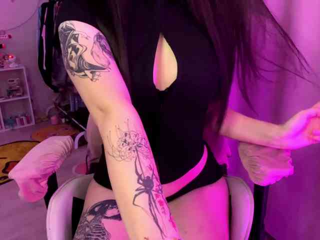 SavageAura webcam