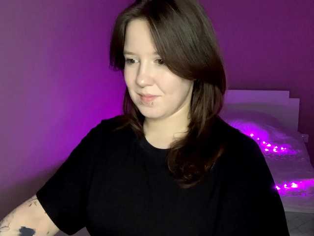 le modèle BernettaEichert est en webcam porno dans un show sur le site bongacams, il possède les tags suivants: White/Caucasian,Brunette,Shaved