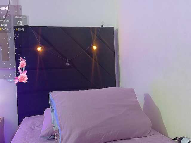 skinnyindiansluttt live cam preview