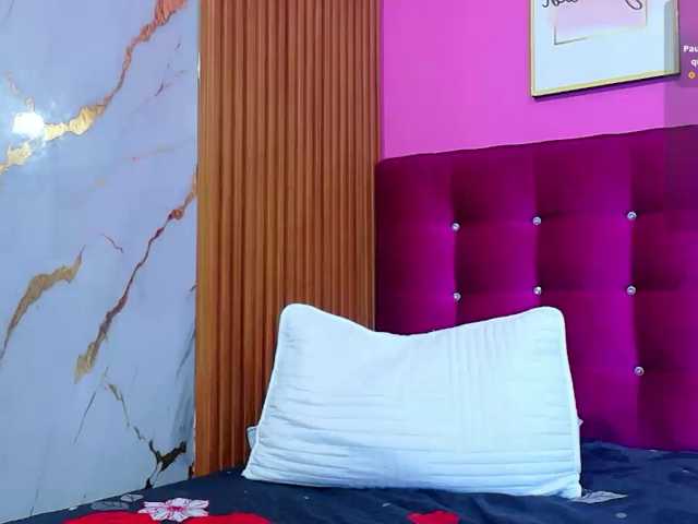 skinnyindiansluttt live cam on BongaCams