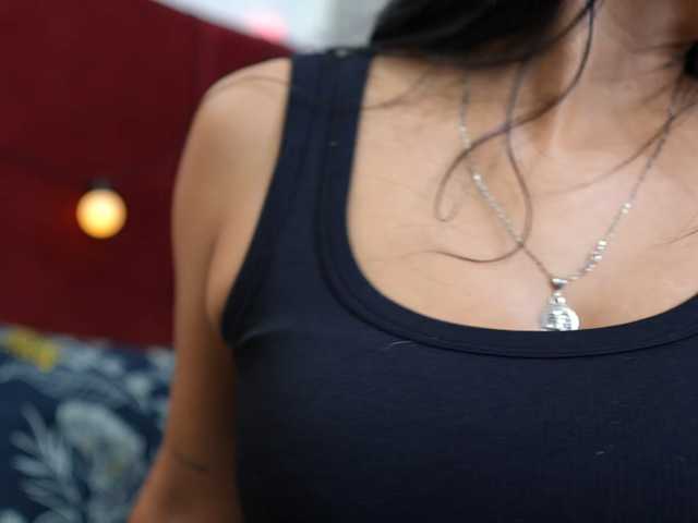 skinnyindiansluttt live cam on BongaCams
