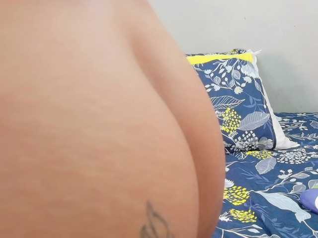 skinnyindiansluttt live webcam show