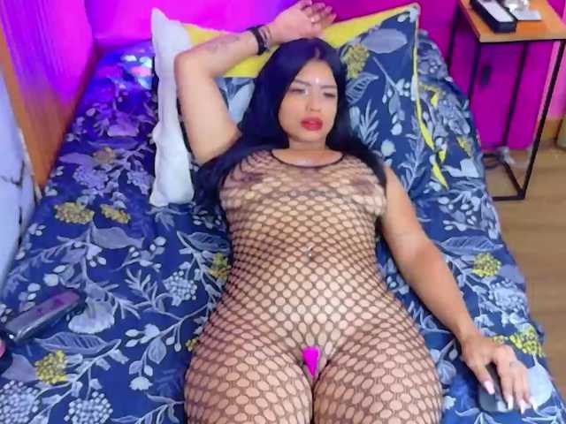 skinnyindiansluttt live cam on BongaCams