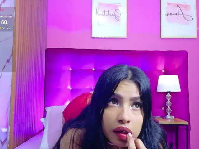 skinnyindiansluttt live cam on BongaCams