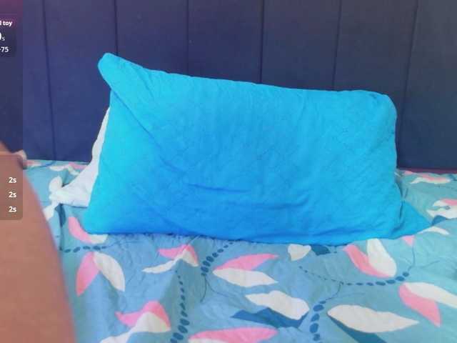 skinnyindiansluttt live cam on BongaCams