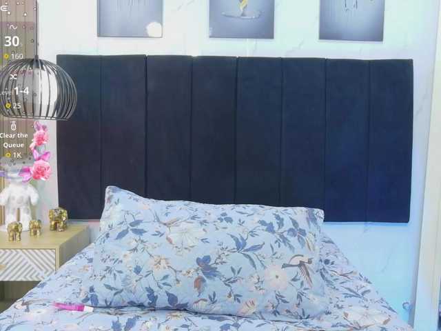skinnyindiansluttt live cam on BongaCams