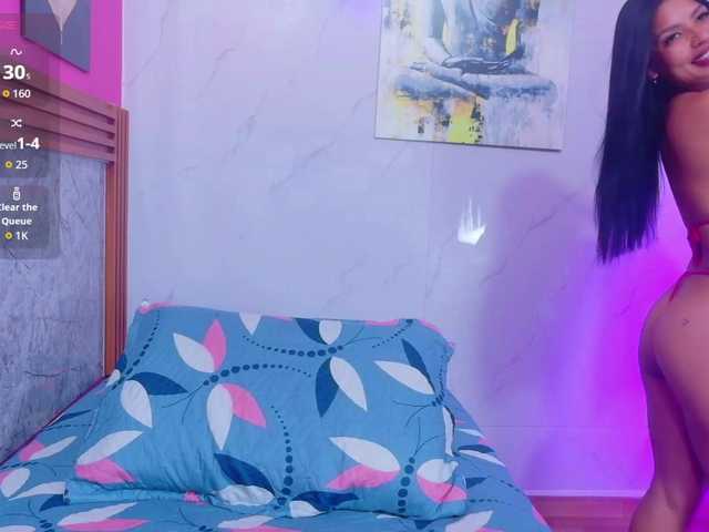skinnyindiansluttt live cam on BongaCams