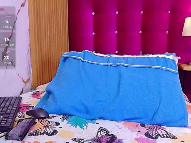 skinnyindiansluttt live cam on BongaCams