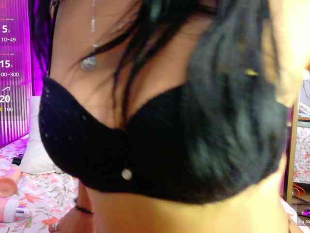 skinnyindiansluttt
