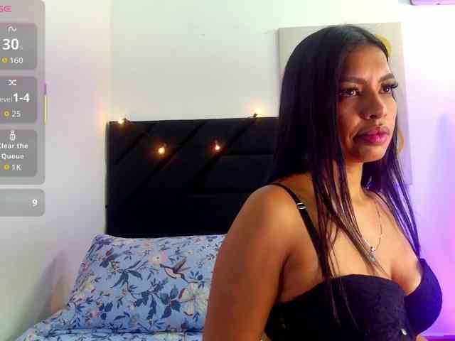 skinnyindiansluttt webcam