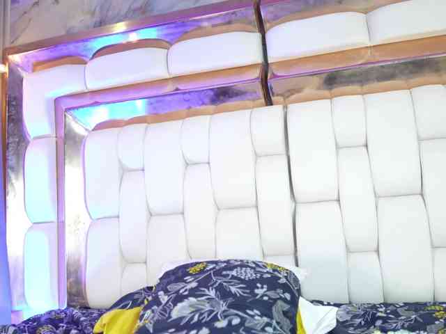 skinnyindiansluttt's live room