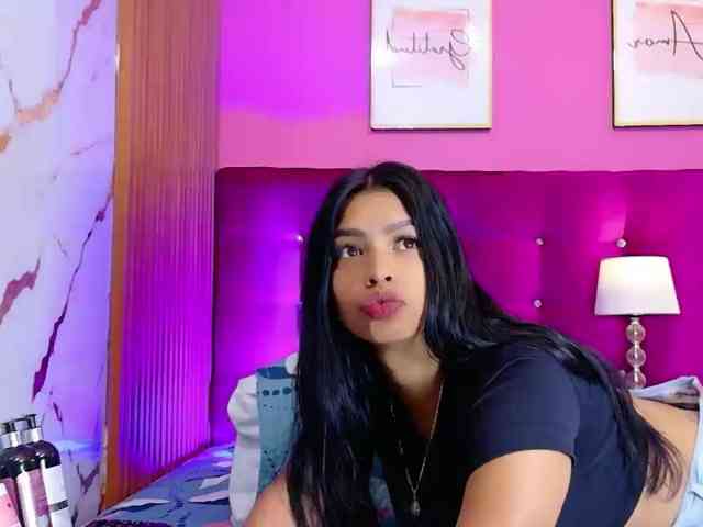 skinnyindiansluttt