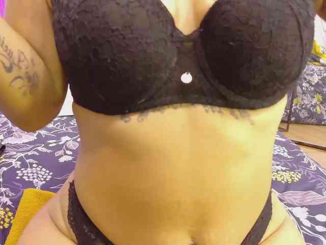 skinnyindiansluttt webcam