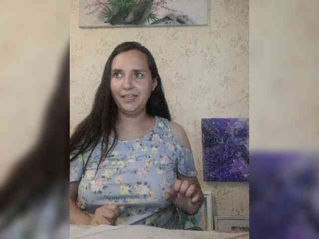 Bombshellnika webcam